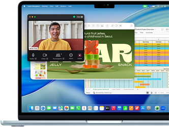 Una presentación de Keynote, una hoja de cálculo de Microsoft Excel y una llamada de Zoom están abiertas al mismo tiempo en un MacBook Air de 13 pulgadas