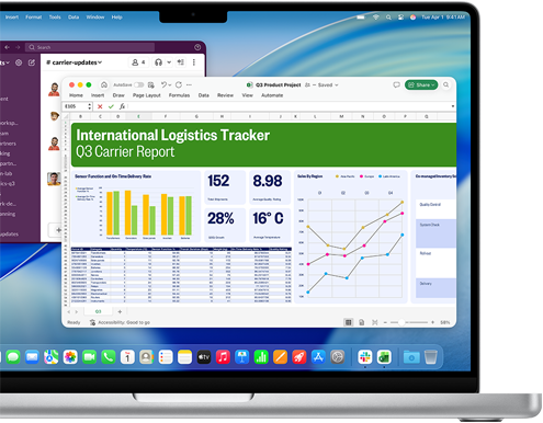 Una hoja de cálculo de Microsoft Excel muestra datos organizados en gráficos, diagramas y una tabla junto a una ventana de chat de Slack en un MacBook Pro de 14 pulgadas